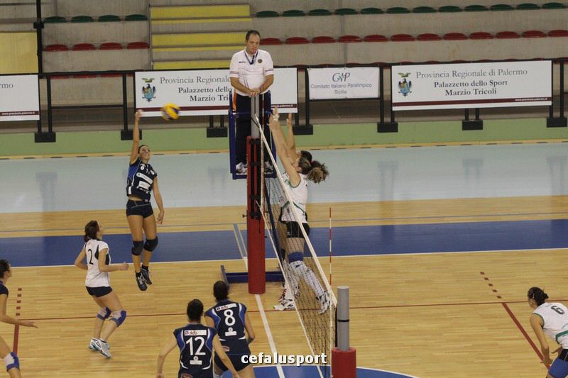 111030 volley 237_tn.jpg